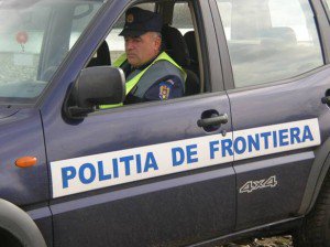 Opel Zafira oprit la graniţa cu Moldova