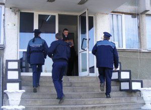 Trei patroni din Botoșani, urmăriți …