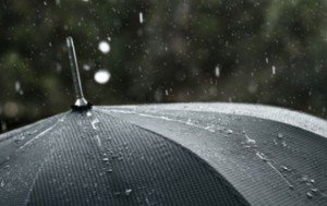 Vreme caldă în weekend, însă …