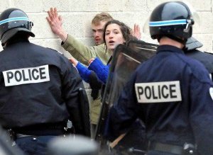 Doi români, printre cei mai …