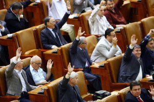 Plen, cu scandal până la …