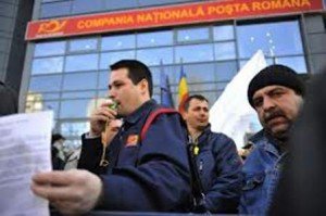 Poştaşii pichetează joi sediul Poştei Române. Angajaţii ameninţă cu miting pe 12 februarie