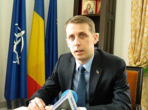 Primarul Portariuc a discutat cu ministrul Apărării preluarea terenului pentru construcţia de locuinţe ieftine pentru tineri