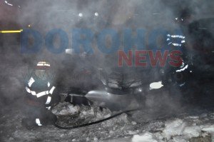 Mașină distrusă parțial într-un incendiu pe strada I.C.Brătianu din municipiul Botoșani