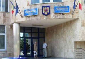 Trei persoane cercetate penal pentru …