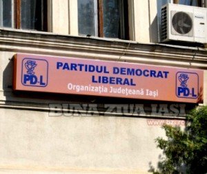 Membri ai PDL Iaşi au ţinut un „moment de reculegere” pentru plecarea lui Stănişoară