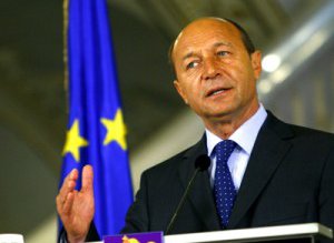Băsescu trimite Legea urbanismului la …