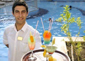 Joburi la Mamaia, cu masa …