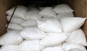 Zeci de saci cu zahăr fără documente confiscaţi de polișiștii de frontieră dorohoieni la Mihăileni