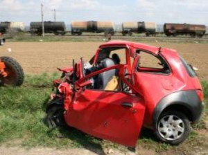Caz șocant la Suceava: S-a sinucis intrând cu mașina într-o dubă, cu 120 de kilometri pe oră