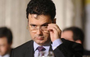 Ministrul Educaţiei pregăteşte o licitaţie …