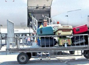 Zeci de angajați ai unei …