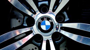 BMW recheamă 220.000 de maşini, produse în urmă cu peste 10 ani, pentru probleme la airbaguri