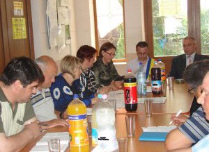 Prefectul judeţului doreşte să participe …