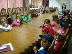 Prefectura Botoșani vizitată din nou de copii