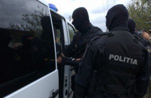 Cinci persoane reținute în urma …