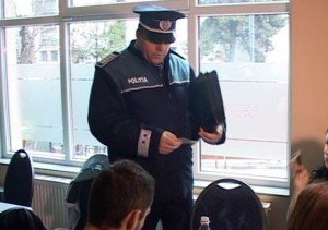 Acțiuni ale polițiștilor botoșăneni, pentru prevenirea absenteismului școlar și a delincvenței juvenile