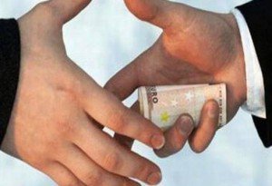 Profesorii, invitaţi să mărturisească dacă …