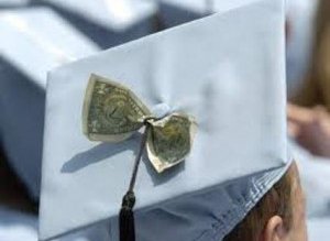 Cresc taxele la universităţi. Vezi …