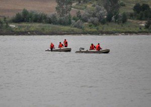 Fetiţă înecată în Sitna, recuperată de pompieri