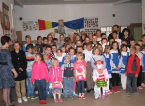 Senatorul Doina Federovici împreună cu …