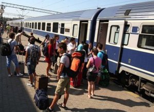 Trenurile suplimentare spre mare circulă …