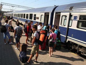 Trenurile suplimentare spre mare circulă de astăzi