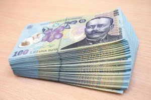 Ce funcţionari ar putea primi majorări salariale din 2014