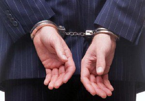 Un fost funcţionar al Primăriei Botoșani a fost trimis după gratii