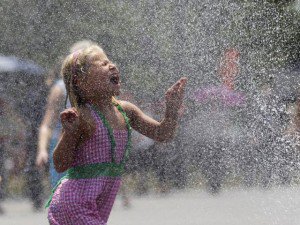 Canicula continuă şi în următoarele zile. Vezi prognoza meteo până duminică