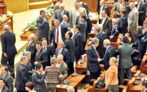 Traseismul, boală fără leac. Un partid a pierdut 18 parlamentari într-o singură sesiune