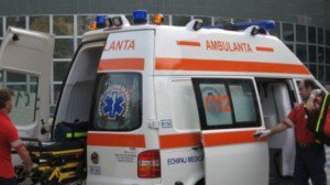 Copil de 4 ani lăsat nesupravegheat, rănit într-un accident rutier, în timp ce traversa strada în fugă