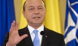 Băsescu: Nimeni să nu mişte vreun centimetru pătrat de pământ de la institutele de cercetare; întorc ordonanţa dacă există