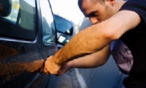 Suspect de săvârşirea unor furturi …