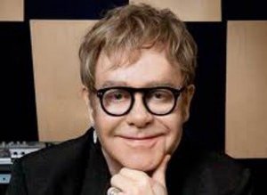Elton John, la un pas …