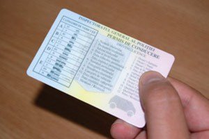 Conducători de mopede cercetați pentru conducere fără a poseda permis de conducere 