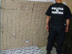 Ţigări de contrabandă ascunse în …