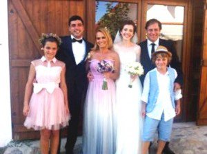 Andreea Esca a fost naşă mare la o nuntă la ţară care a durat două zile!