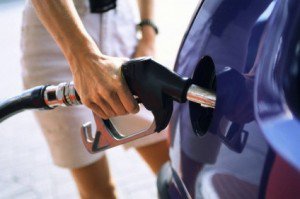 Preţul benzinei ar putea creşte în România, din cauza conflictului din Siria
