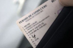 Minor din Botoșani sancționat pentru conducerea fără permis a unui moped neînmatriculat, furt și părăsirea locului accidentului