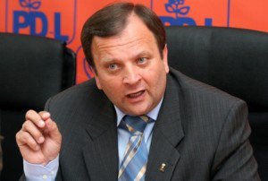 Flutur: Cer USL să ia mâna de pe Camerele Agricole, să nu politizeze şi aceste structuri