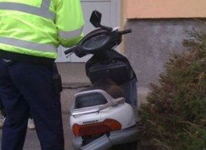 Mopedist sancționat pentru conducerea sub …