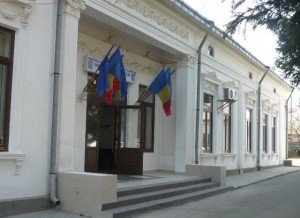 Directorii unităților de învățământ, convocați …