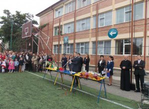 Primarul municipiului Botoşani, Ovidiu Portariuc, …