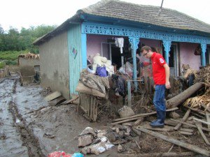 Victimele inundatiilor din Galati au nevoie de tine!