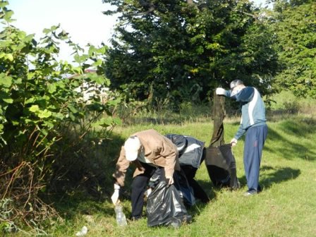 Jandarmii botoșăneni au participat ca voluntari la campania „Let’s do it România”