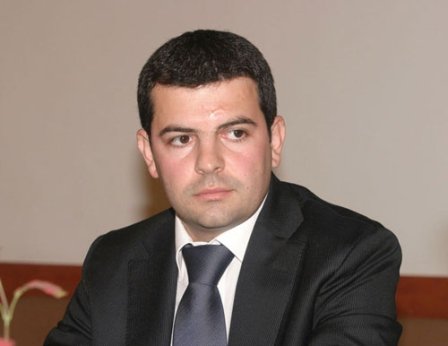 Ministrul Daniel Constantin şi secretarul de stat Valentin Şoneriu din cadrul MADR au răspuns întrebărilor deputaţilor liberali
