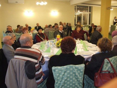 Comunicat de presă: 80 pensionari din Botoșani au luat masa împreună cu membrii PNL Botoșani