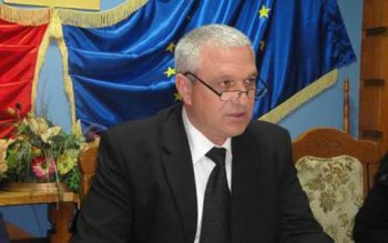 Prefectul judeţului Botoșani promovează atragerea …