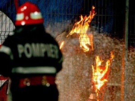 Furaje incendiate de un fumător neglijent